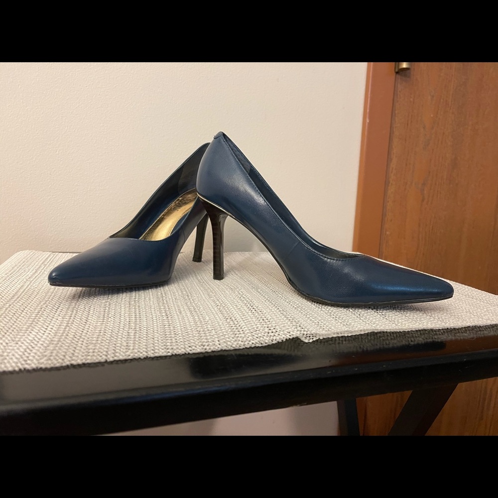 Lauren pumps